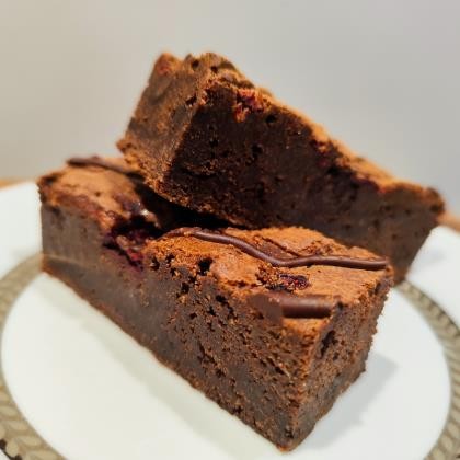 Slice Brownie Chocolate Truffle Berry
