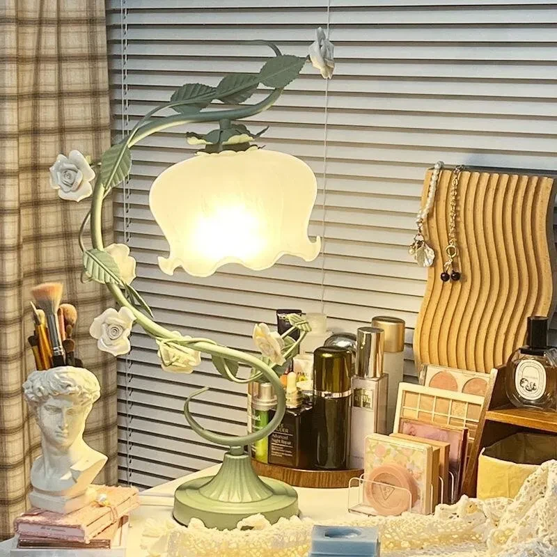 Retro Idyllic Flowers Bedroom Bedside Lamp