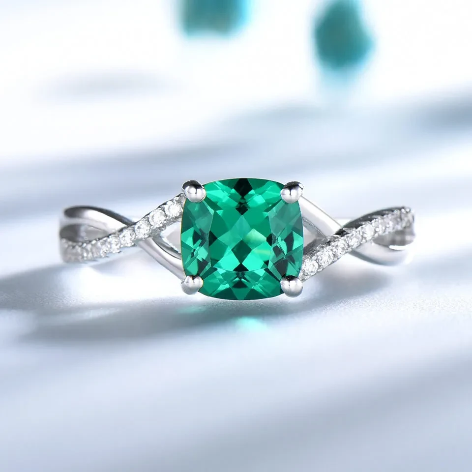 Ladies Emerald Rings