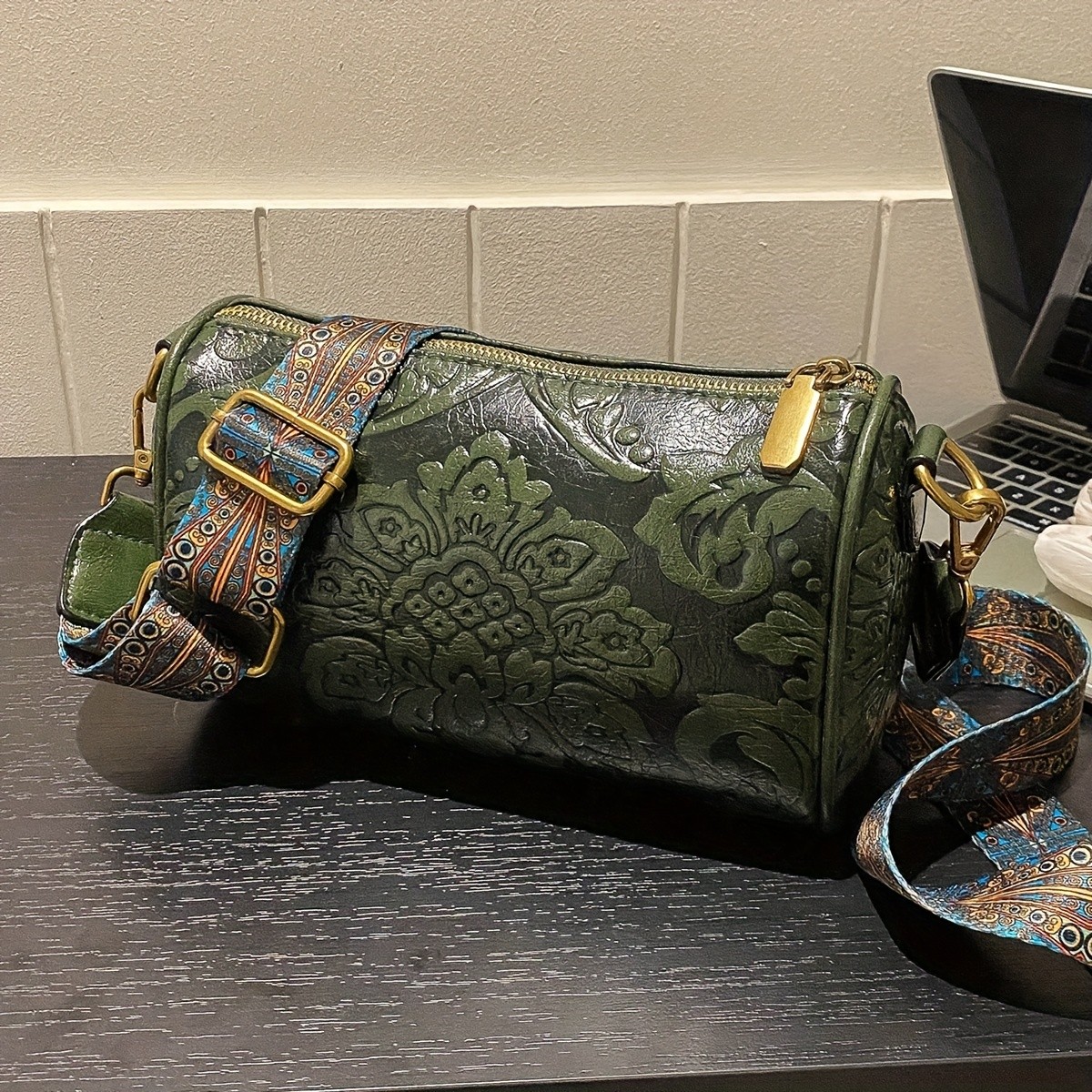 LABOONOO Women's Floral Print Crossbody Bag