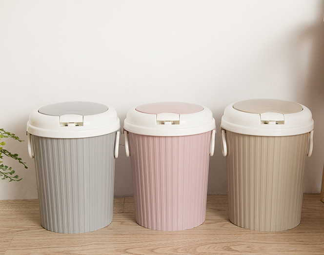 Lift Top Trash Can