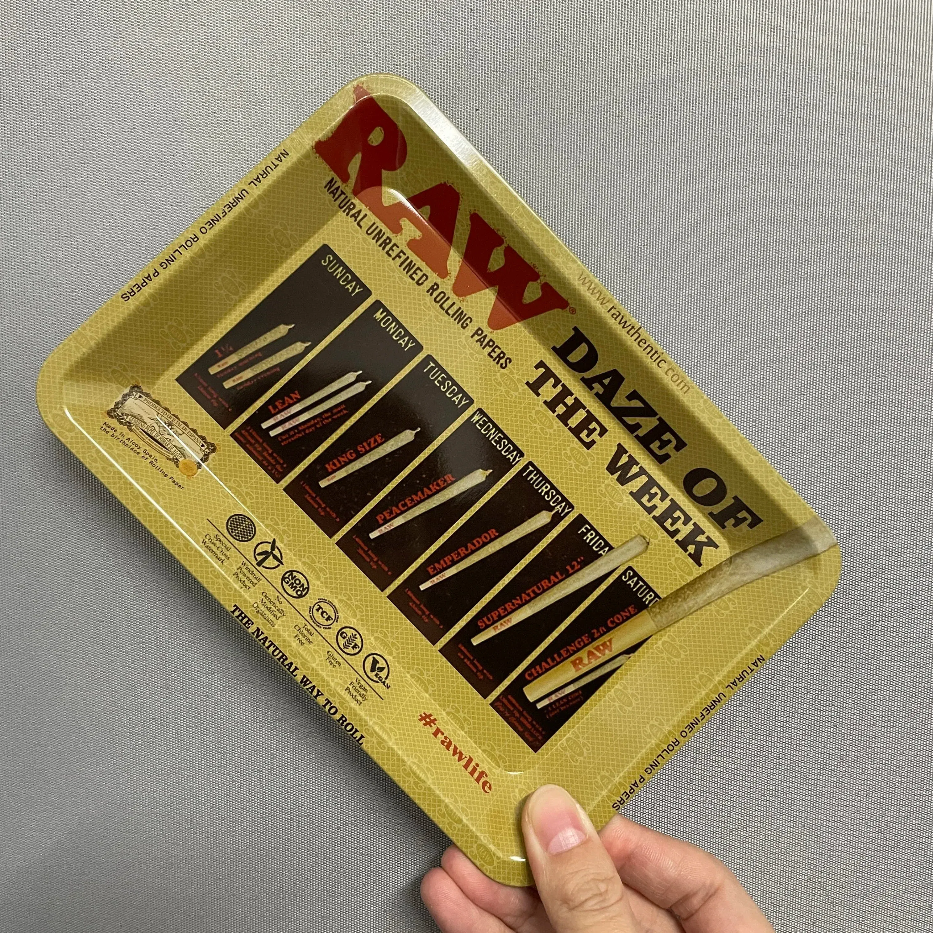 Color: army green - RAW Classic Rolling Tray Multi Designs Available