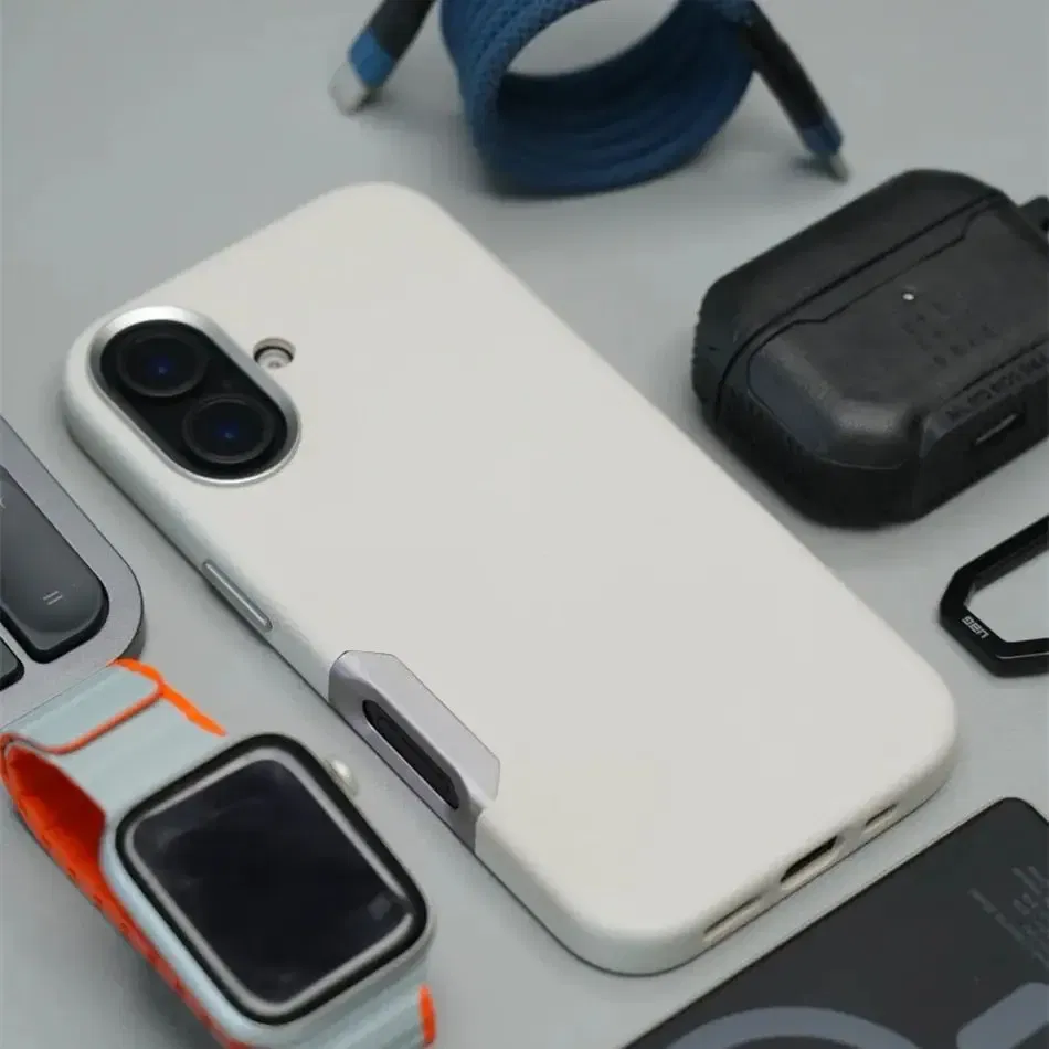 Color: Beige, Material: Silicon - Aluminium Camera Button For iPhone 16 Pro Max Case Solid Leather Alloy Len Magnetic Wireless Charge Shockproof Cover For Magsafe