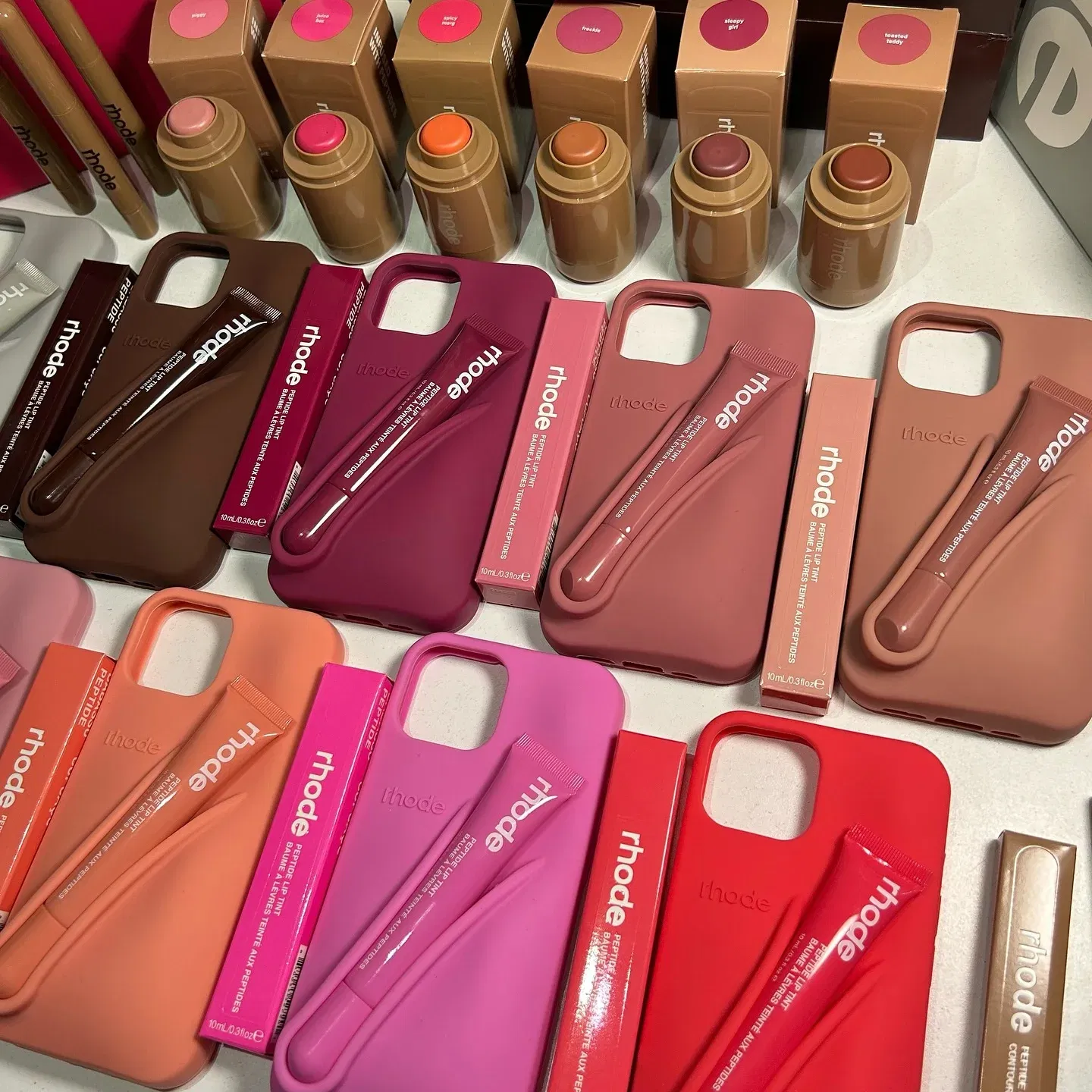 Material: aluminum, Color: Gold, Bundle: Bundle1 - With Lipstick Phone Case for iPhone 17 13 14 15 16 17 Pro Max Plus 12 17 Air Silicone Lip Gloss Holder Hot INS Soft Cover Funda