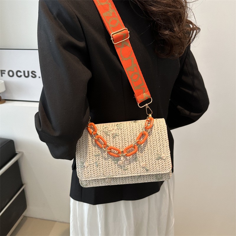Straw Square Bag with Acrylic Chain