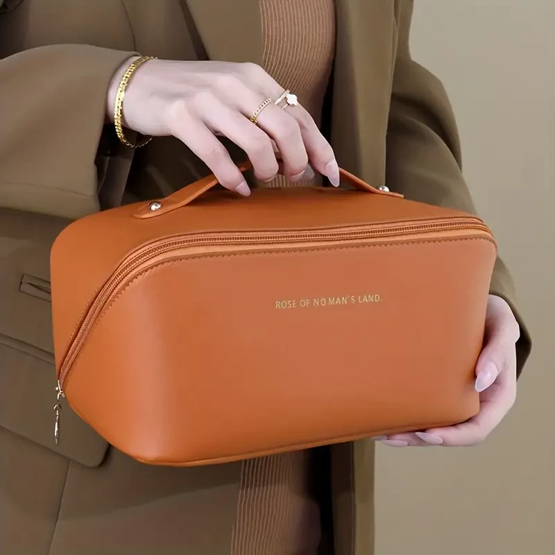 Minimalist Makeup Zipper Pouch