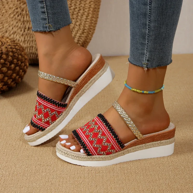 New Color-blocked Wave-patterned Sandals For Women