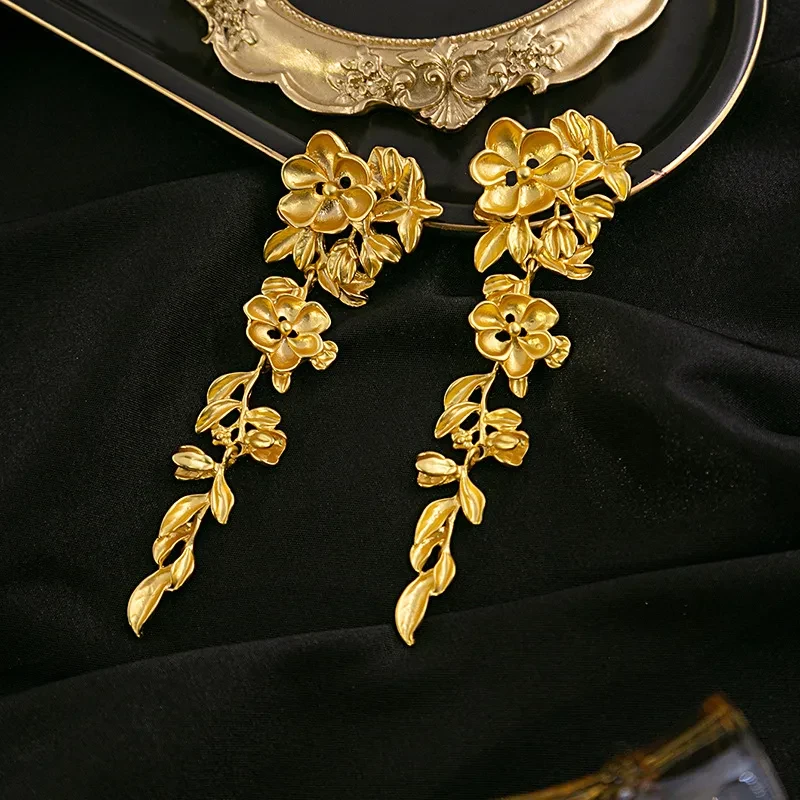 Retro Flower Tassel Earrings