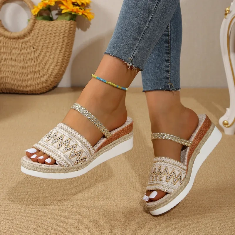 New Color-blocked Wave-patterned Sandals For Women