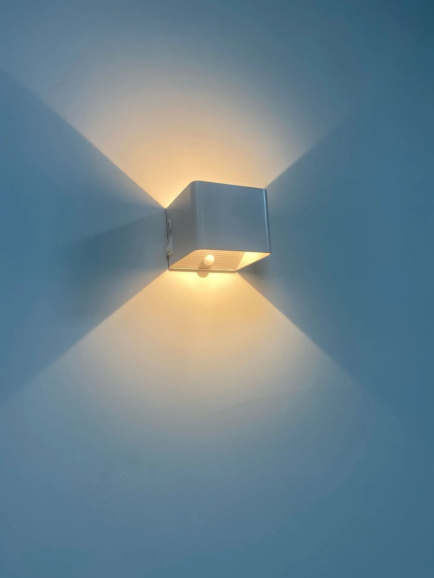 Intelligent Human Body Induction Indoor Decorative Lamp