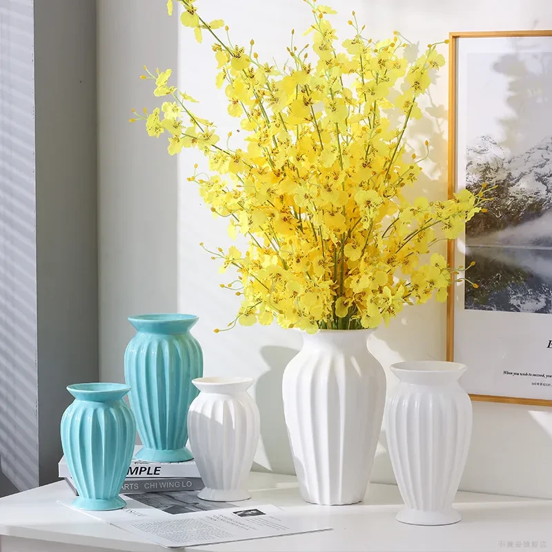 uropean Light Luxury Ceramic Creative Vase Ornament