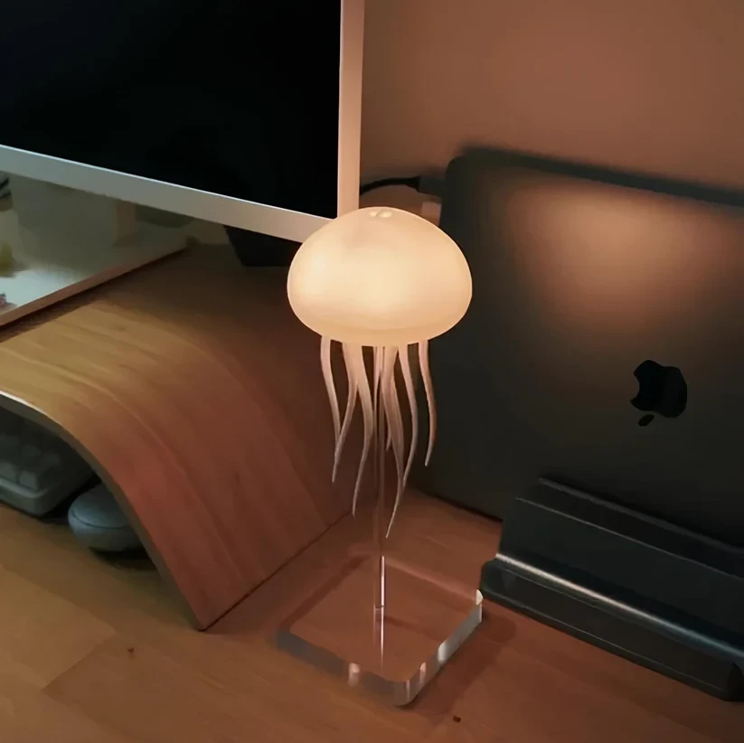 Medusa Floating Glow