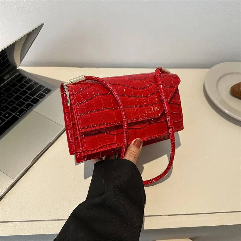 Women's Fashion Solid Color Portable Shoulder Messenger Bag