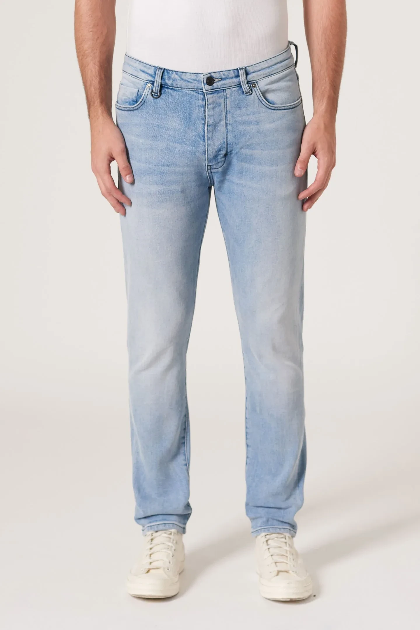 Men Neuw Ray Tapered Jeans