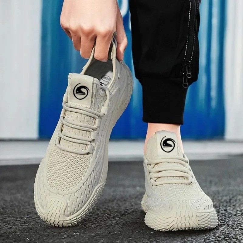 Breathable Flying Mesh Sports Shoes