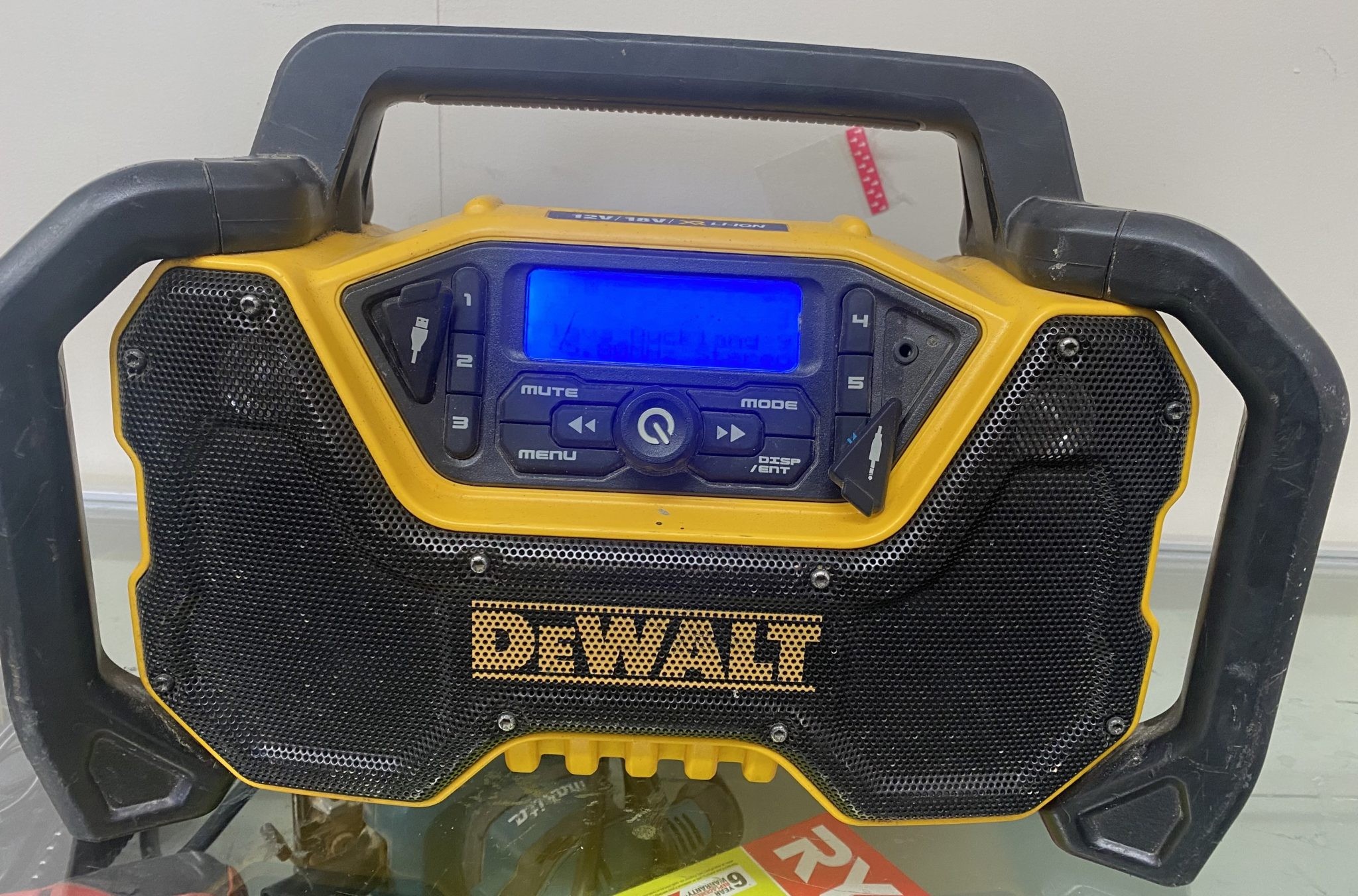 DeWalt DCR029-XE 12V-18V XR Li-ion Cordless Bluetooth Jobsite Radio .
