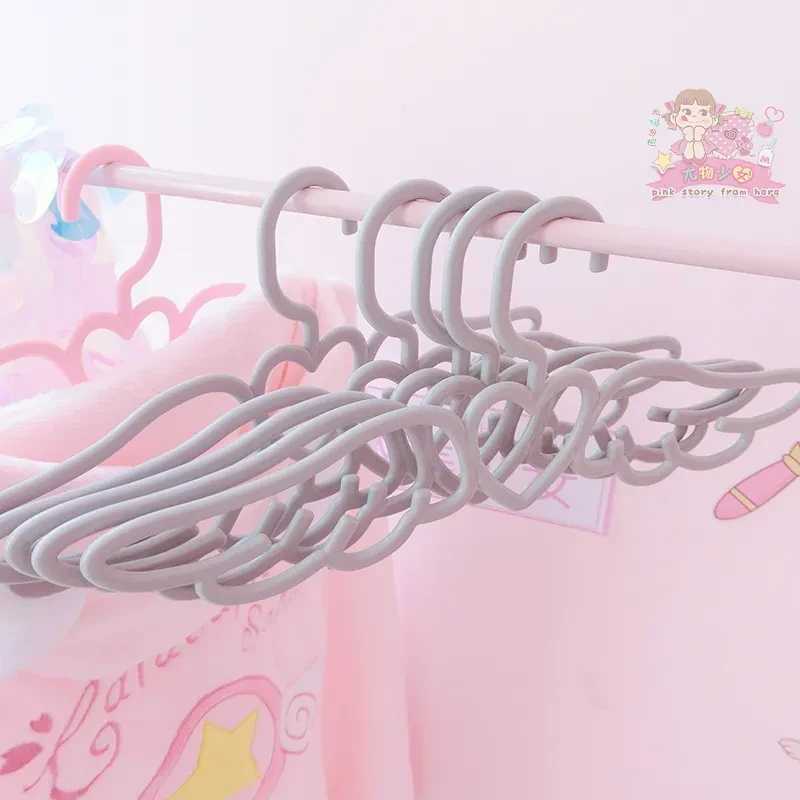 Angel tie hanger