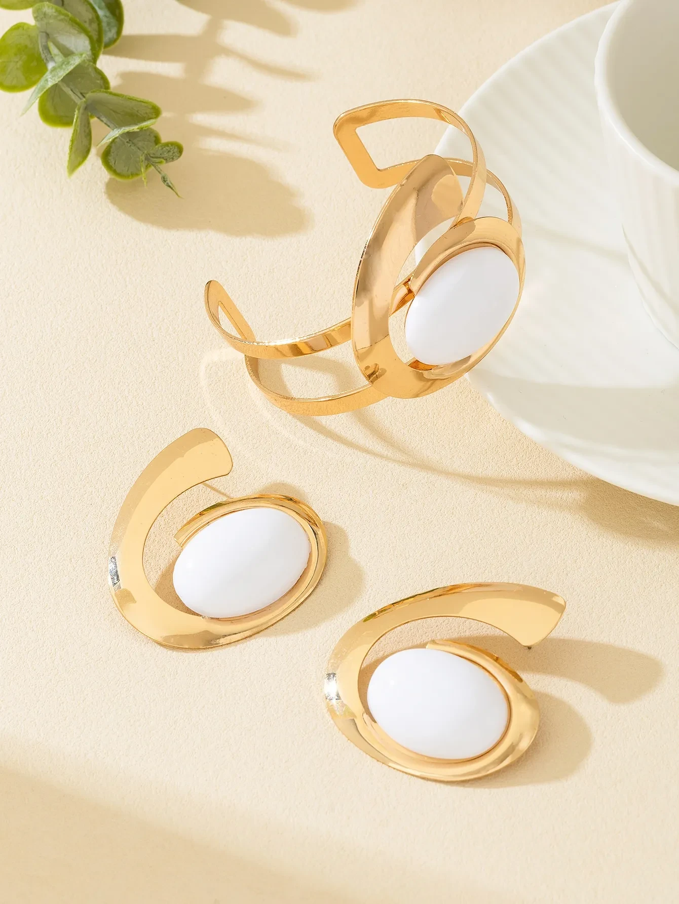 Exaggerated Geometric Trend Irregular Retro Circle Stud Earrings Bangle Women Jewelry Suit