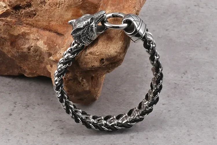 Wolf bead bracelet
