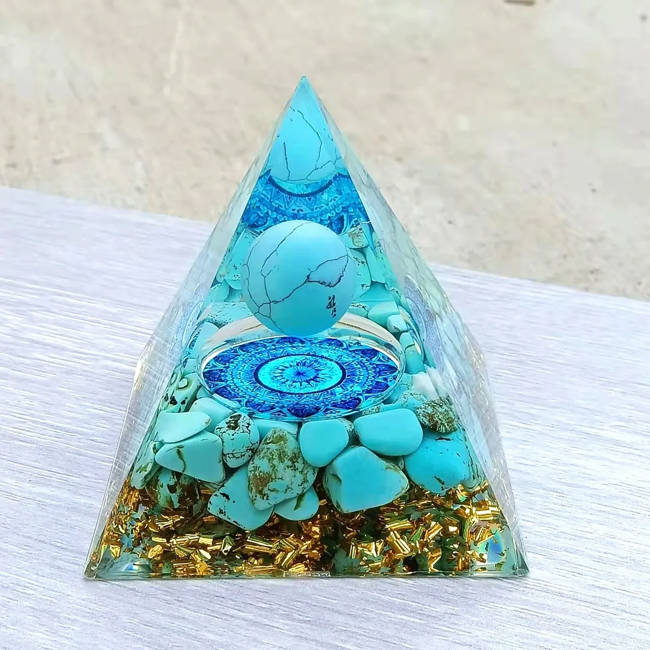 Crystal Stone Pyramid Ornament Crushed Stone Epoxy Resin Crafts