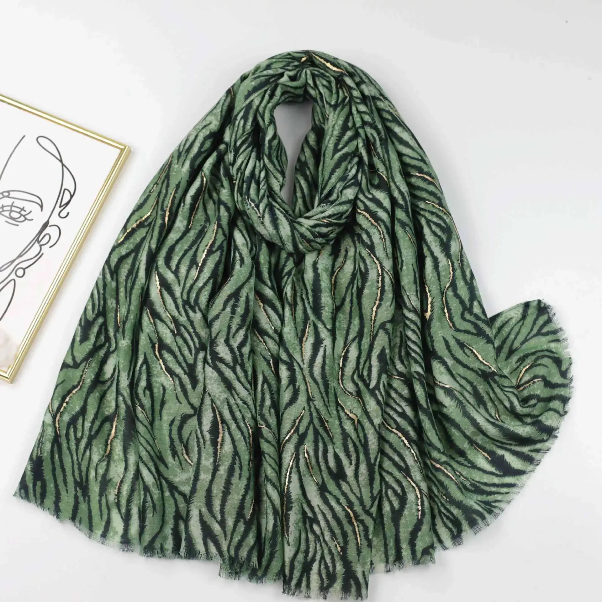 Bronzing Zebra Pattern Satin Printed Sunscreen Warm Shawl