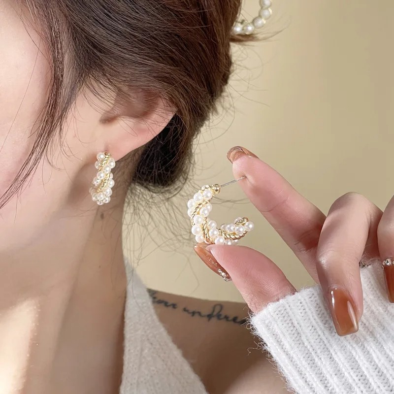 Vintage Simulated Pearl Stud Earrings for Women