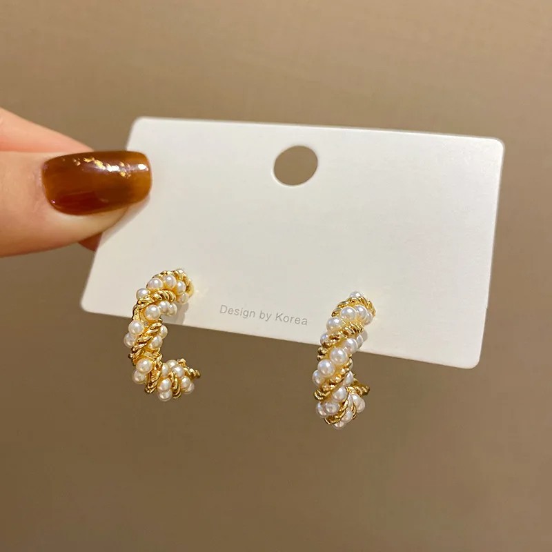 Vintage Simulated Pearl Stud Earrings for Women