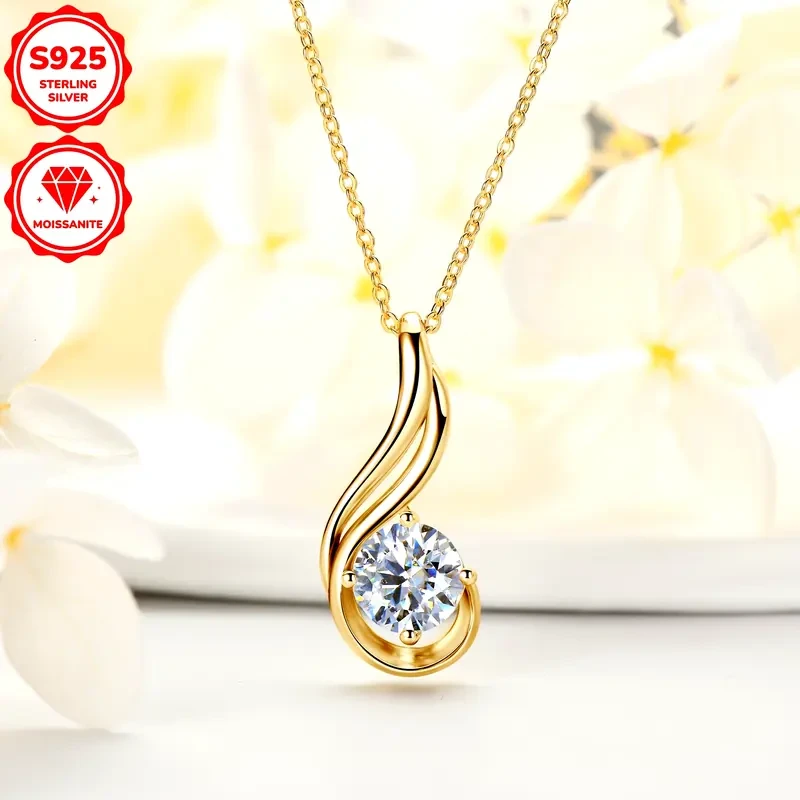 A 2Ct Moissanite Pendant Necklace