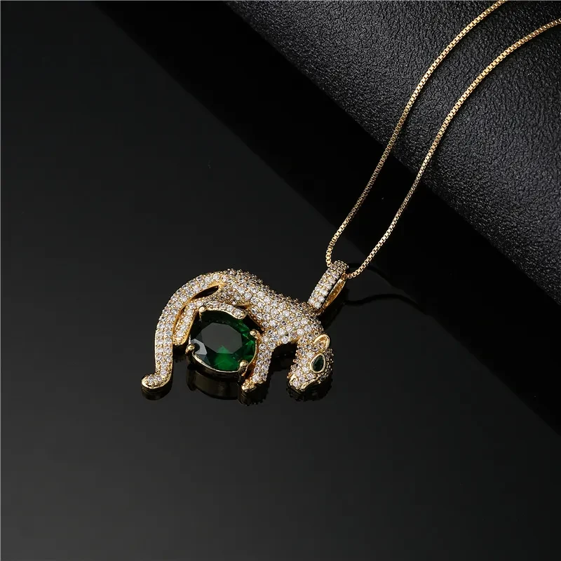 Retro Domineering Leopard Pendant Necklace