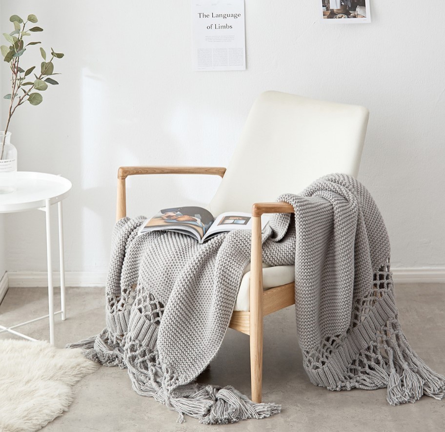 Hand-Woven Tassel Knitted Blanket