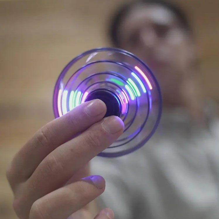 Flying Spinner, UFO Fingertip, Rechargeable Flying Gyroscope USB Toy, Black