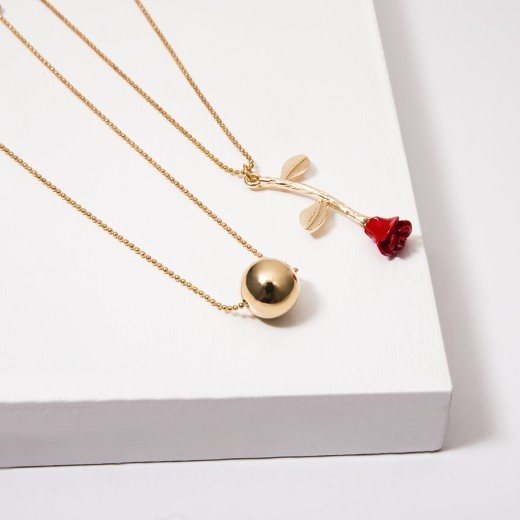 Rose solid geometric necklace