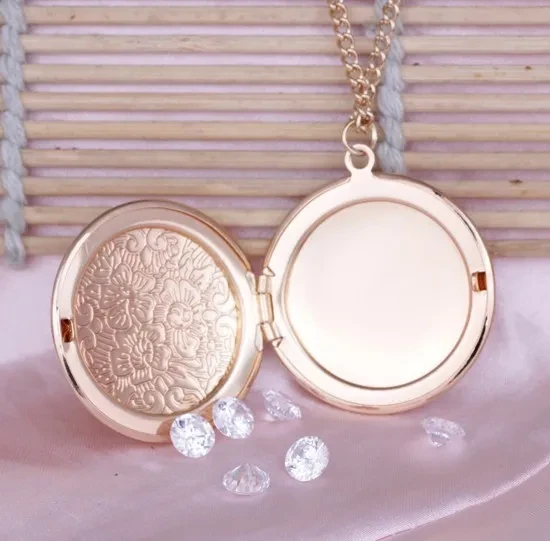 Fashion Simple Photo Box Pendant Necklace