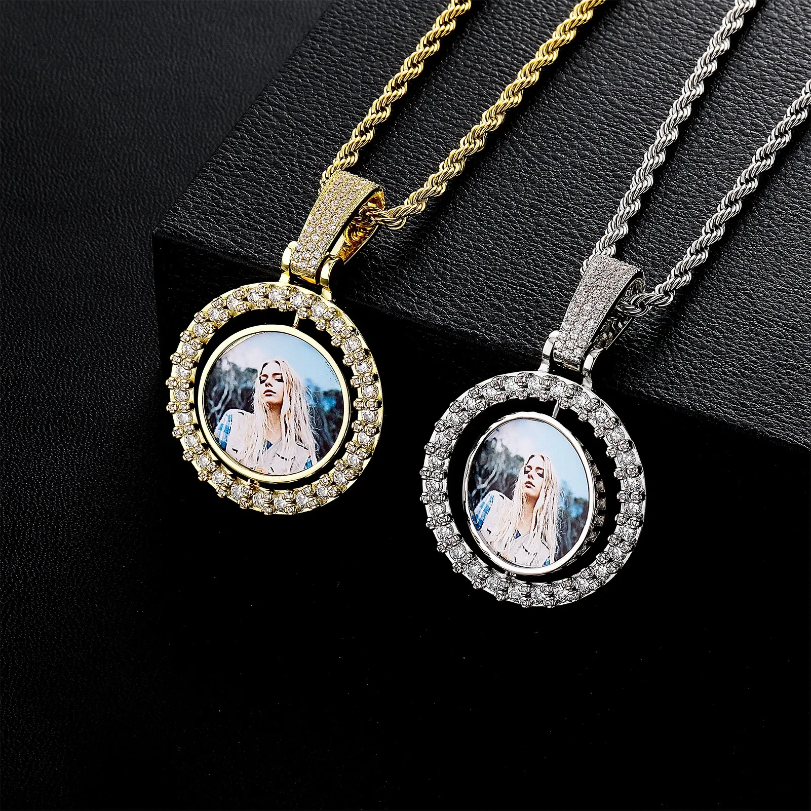 Rotating Pendant Necklace Couples Commemorative Gift