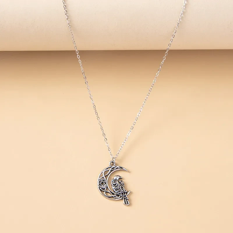 Vintage Moon Personality Owl Pendant Necklace
