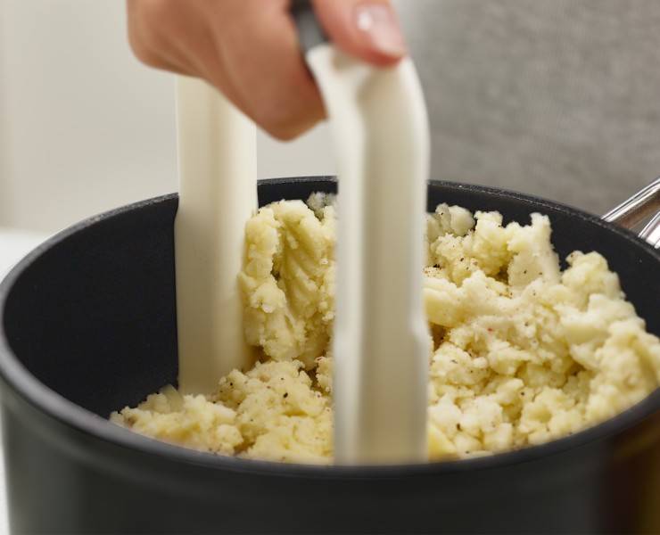 Potato Masher (White) - Joseph Joseph Duo