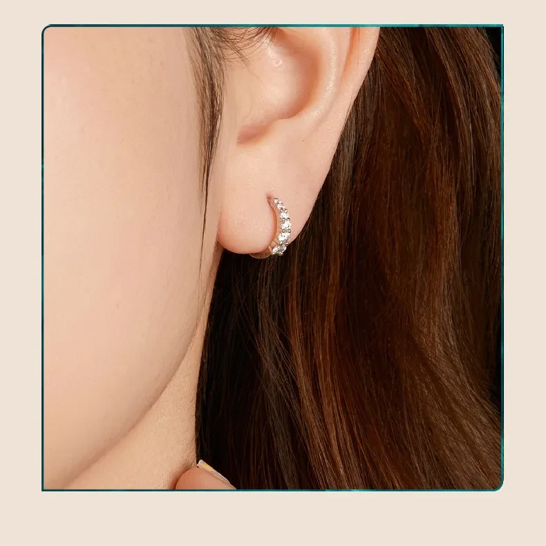 Classic Shining Moissanite Ear Clip