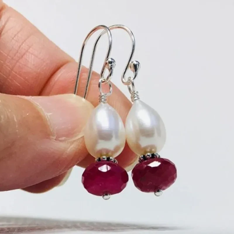 Graceful And Fashionable Drop-shaped Natural Pearl Earrings