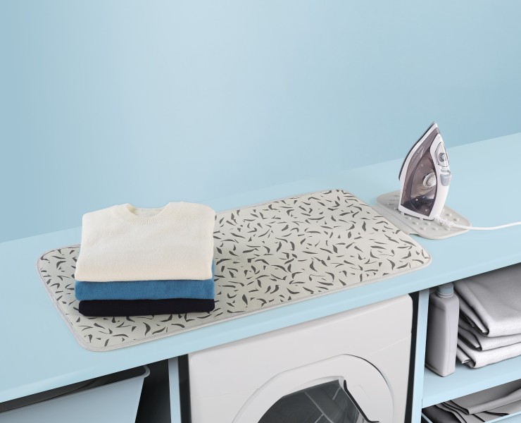 Swift Ironing Mat - Ecru Scatter - Joseph Joseph