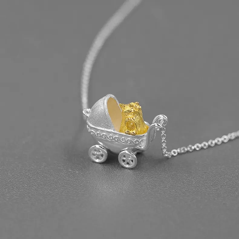 Circular Circle Pendant Necklace Is Simple
