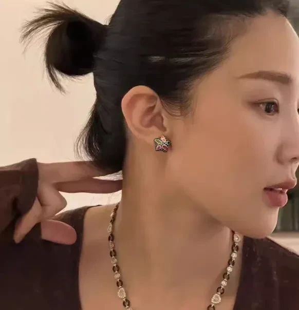 Five Pointed Star Enamel Earrings, Light Luxury