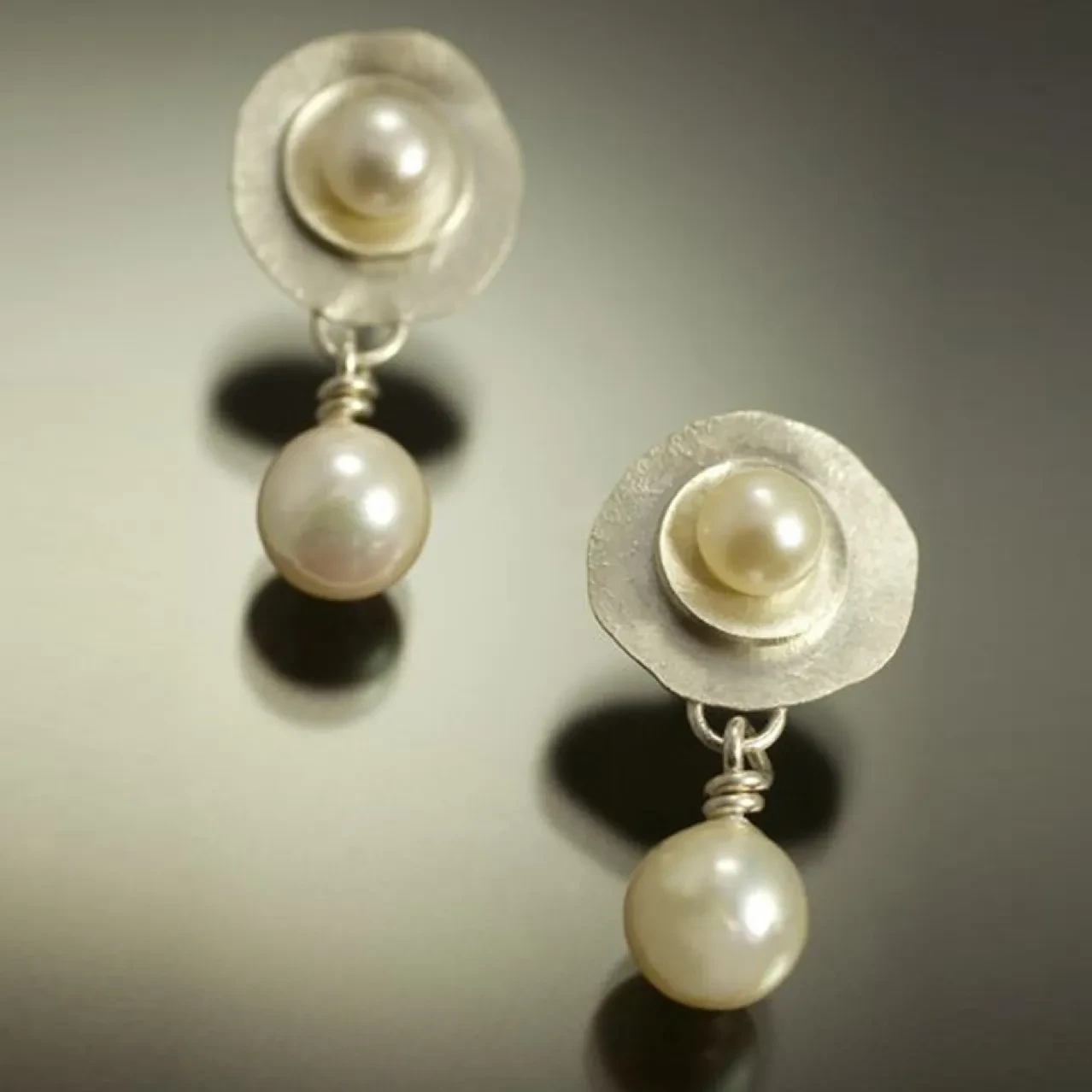 Popular Inlaid Pearl High Sense Graceful Earrings