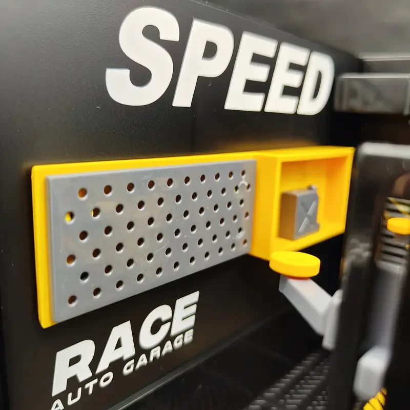 1:24 scale model, repair workshop
