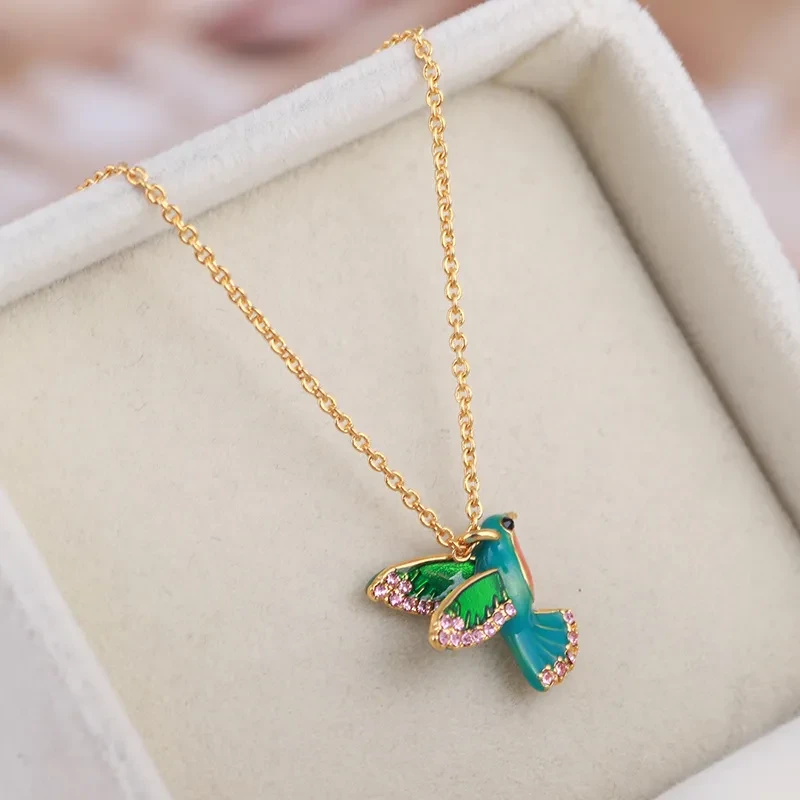 Colorful Diamond Three-dimensional Hummingbird Pendant