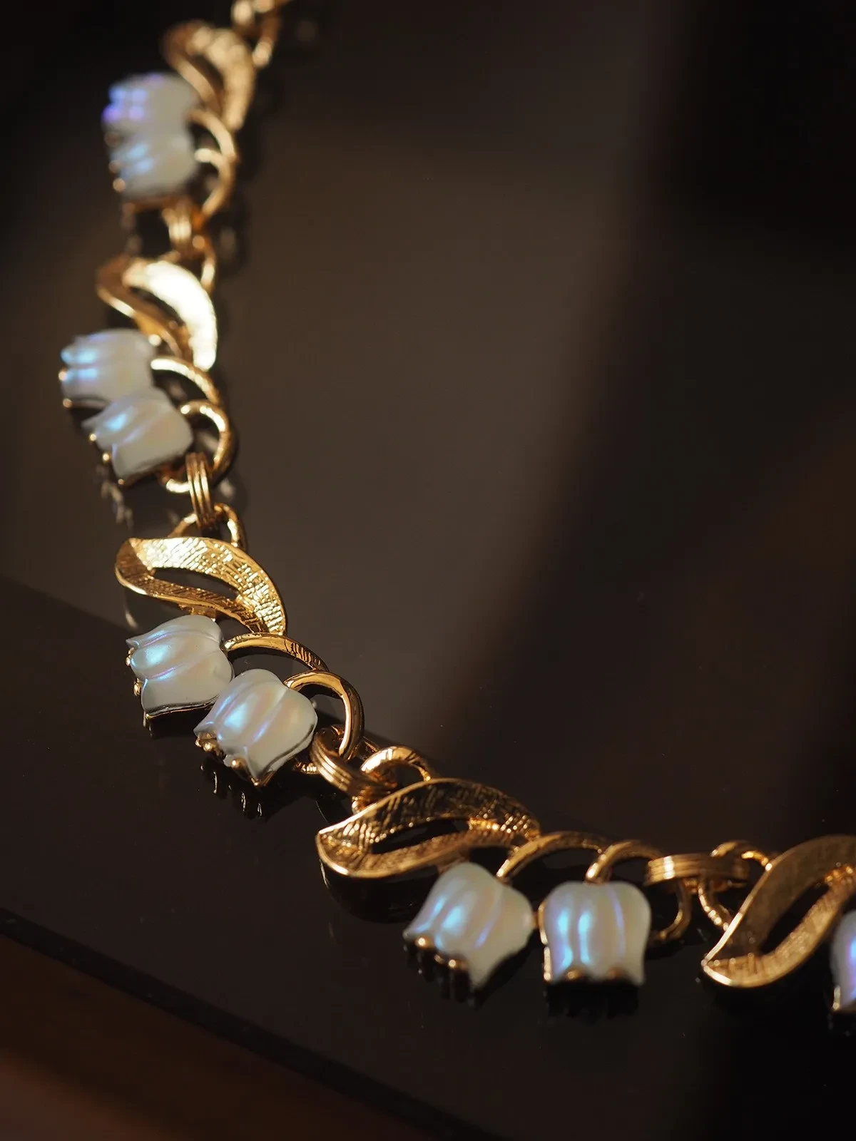 Retro Three-dimensional Relief Mid-ancient Necklace