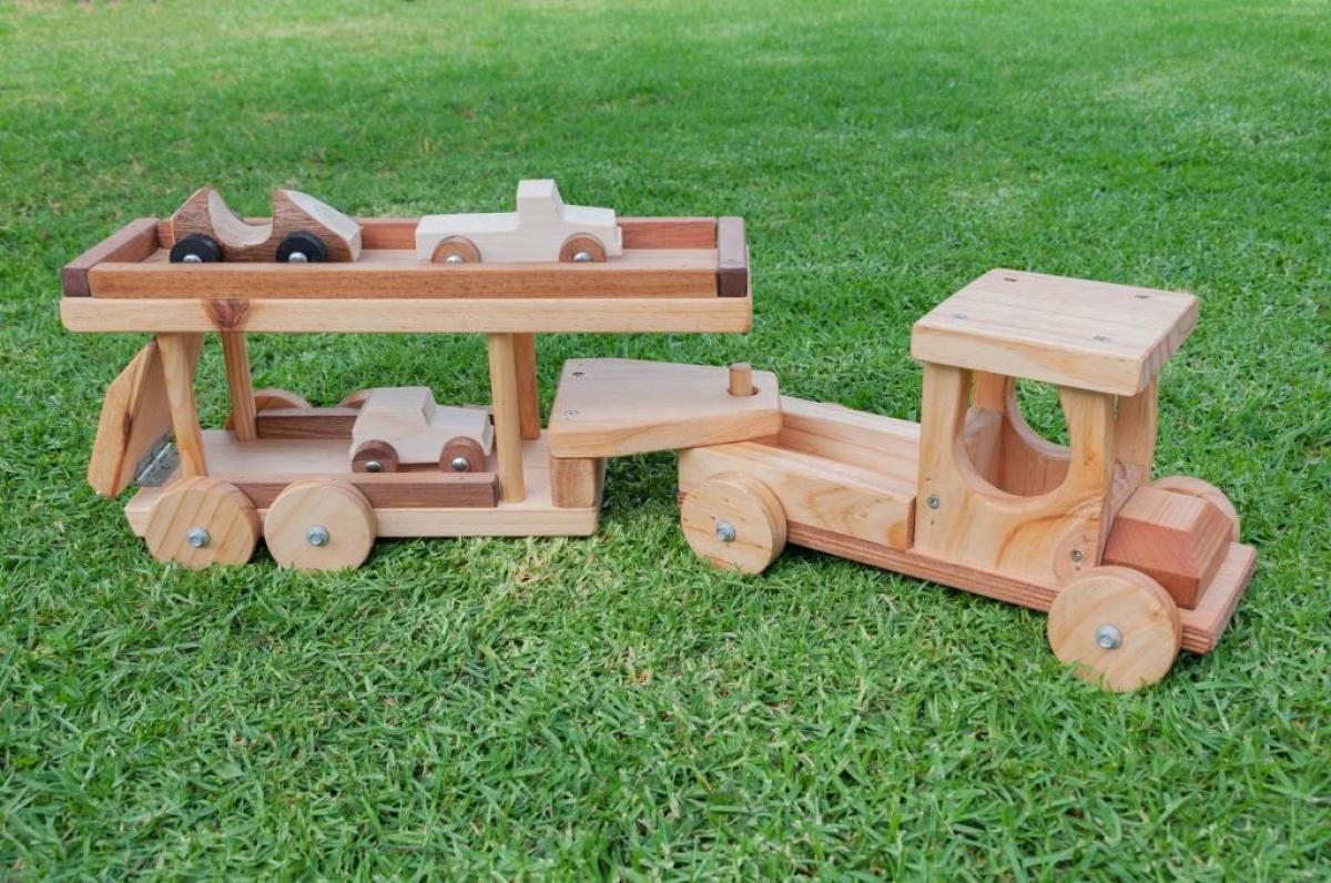 NZ Handmade| Car transporter with three cars New from GiftTree NZ!
