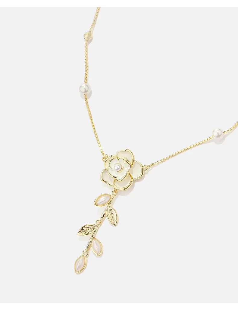 Women's Long Tassel Leaf Pendant Necklace