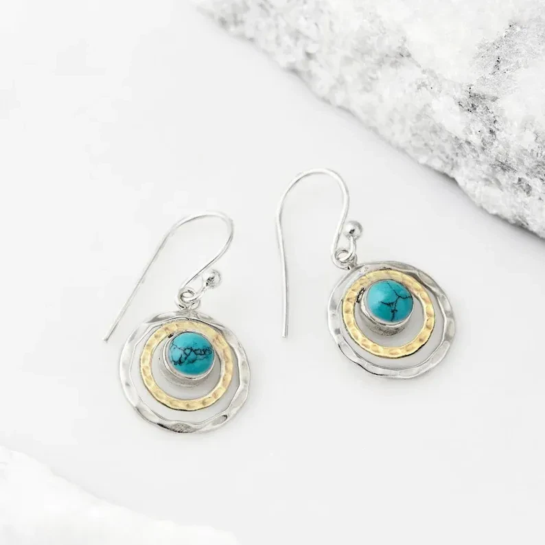 New Fashion Retro Toroidal Three-Dimensional Hollow Emerald Earrings