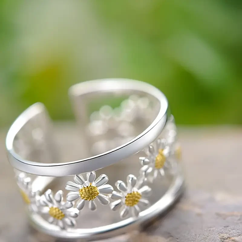 Hollow Daisy Flower Opening Adjustable Ring: A Sweet and Stylish Fashion Accessory