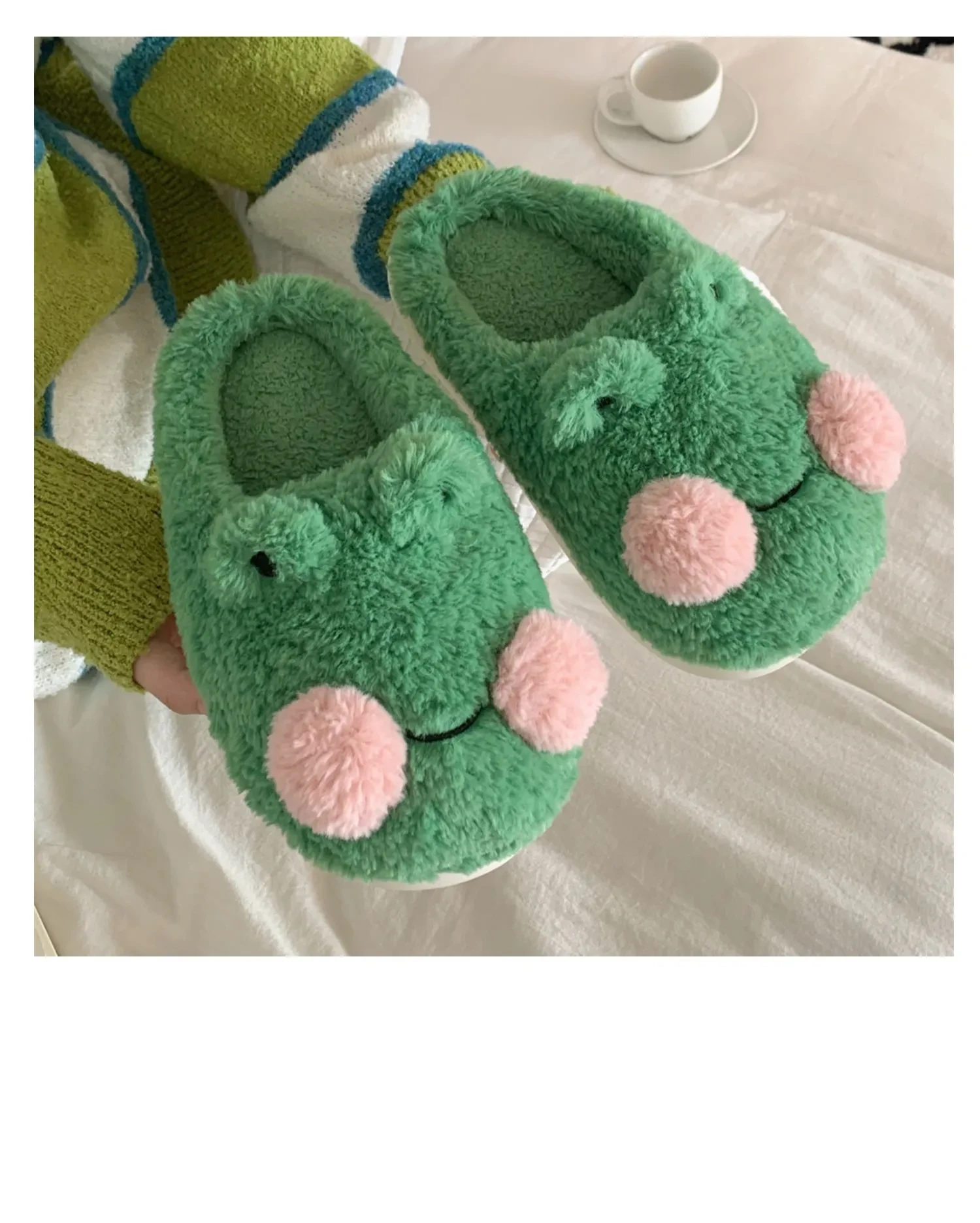 Women's Cute Cartoon Frog Slippers